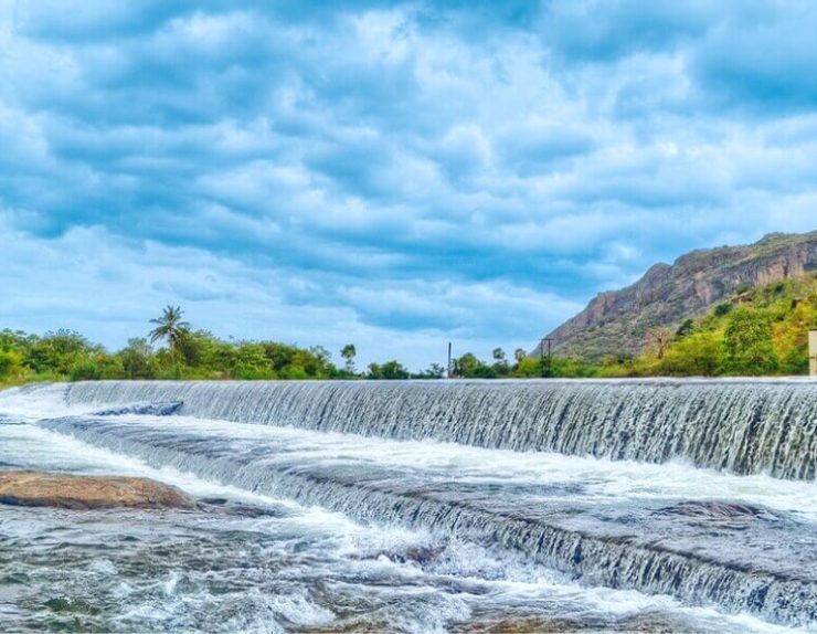 thalayanai waterfalls kalakkad